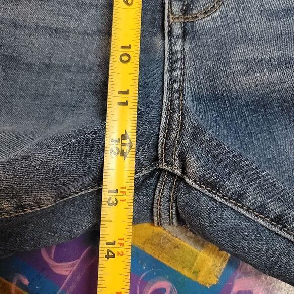 Arizona Jean Co. Woman's Hi-Rise skinny jeans - size 13, button fly, dark wash - Picture 7 of 10